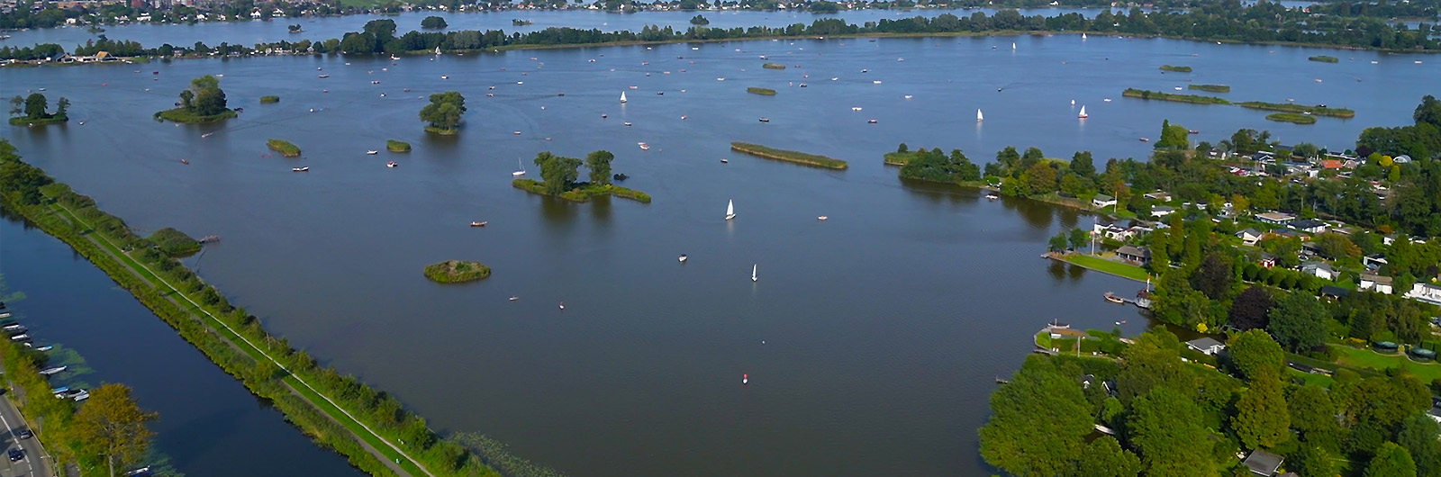 Elektrische boot van Fun Verhuur Reeuwijk in Reeuwijk
